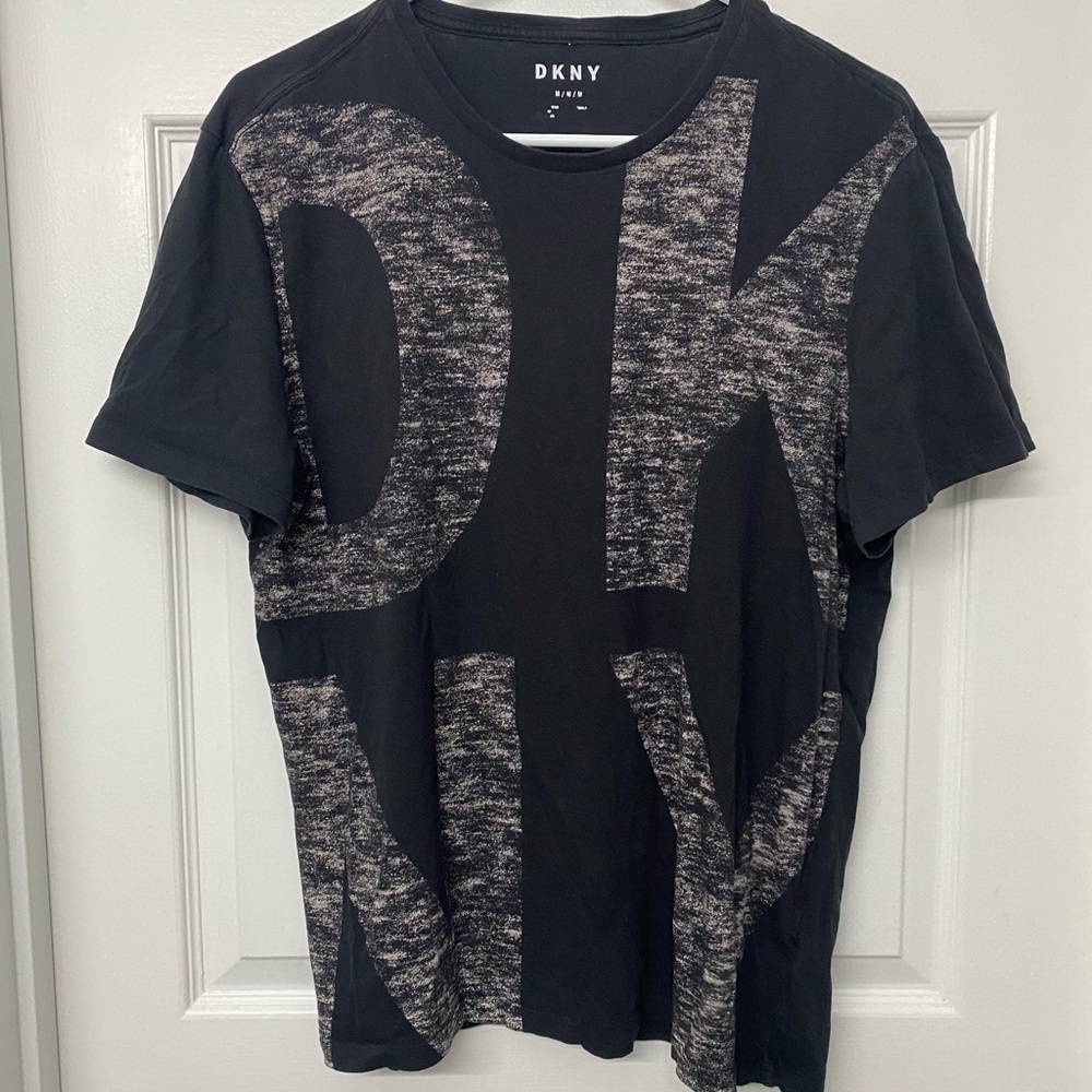 BLACK DKNY TSHIRT 👕